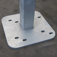 STOLPE M/FOTPLATE 300X300 MIDT 70X70X4 L = 150cm